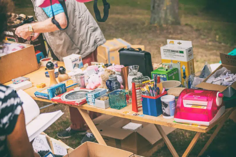  Flohmarkt in der Uhlandstraße in Tübingen 