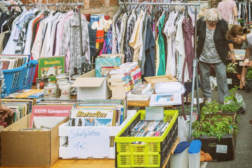 Flohmarkt am Platz am Feuersee in Stuttgart-West